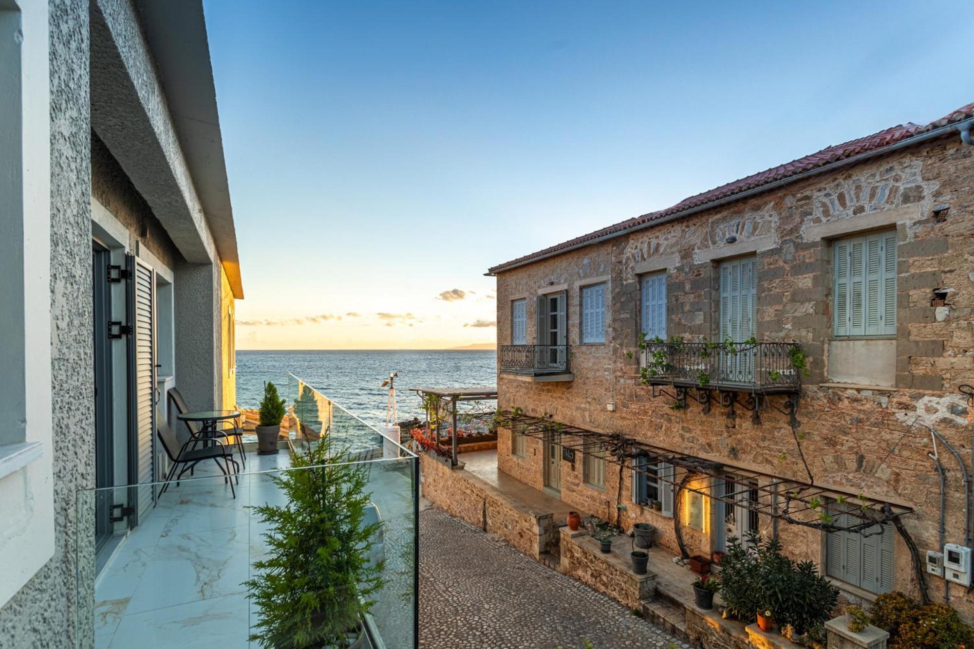 Marina Apartments Kardamýli Eksteriør bilde