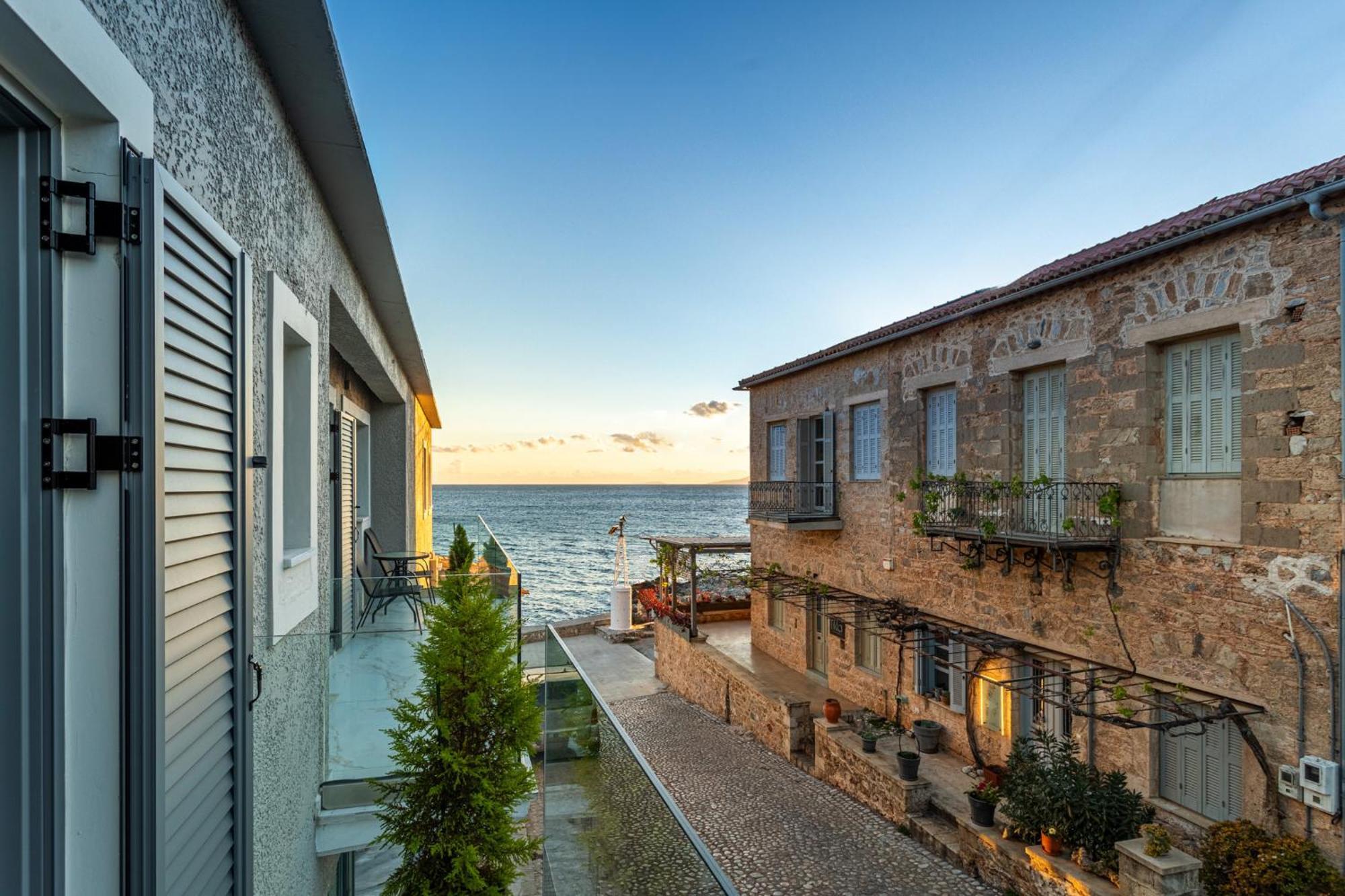 Marina Apartments Kardamýli Eksteriør bilde